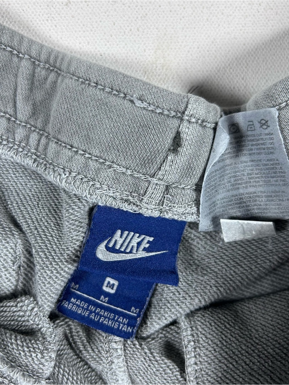 Vintage Nike Sweat Shorts Mens M Waist Gray Marks Noted Grunge 90s faded Stretch - Picture 3 of 5